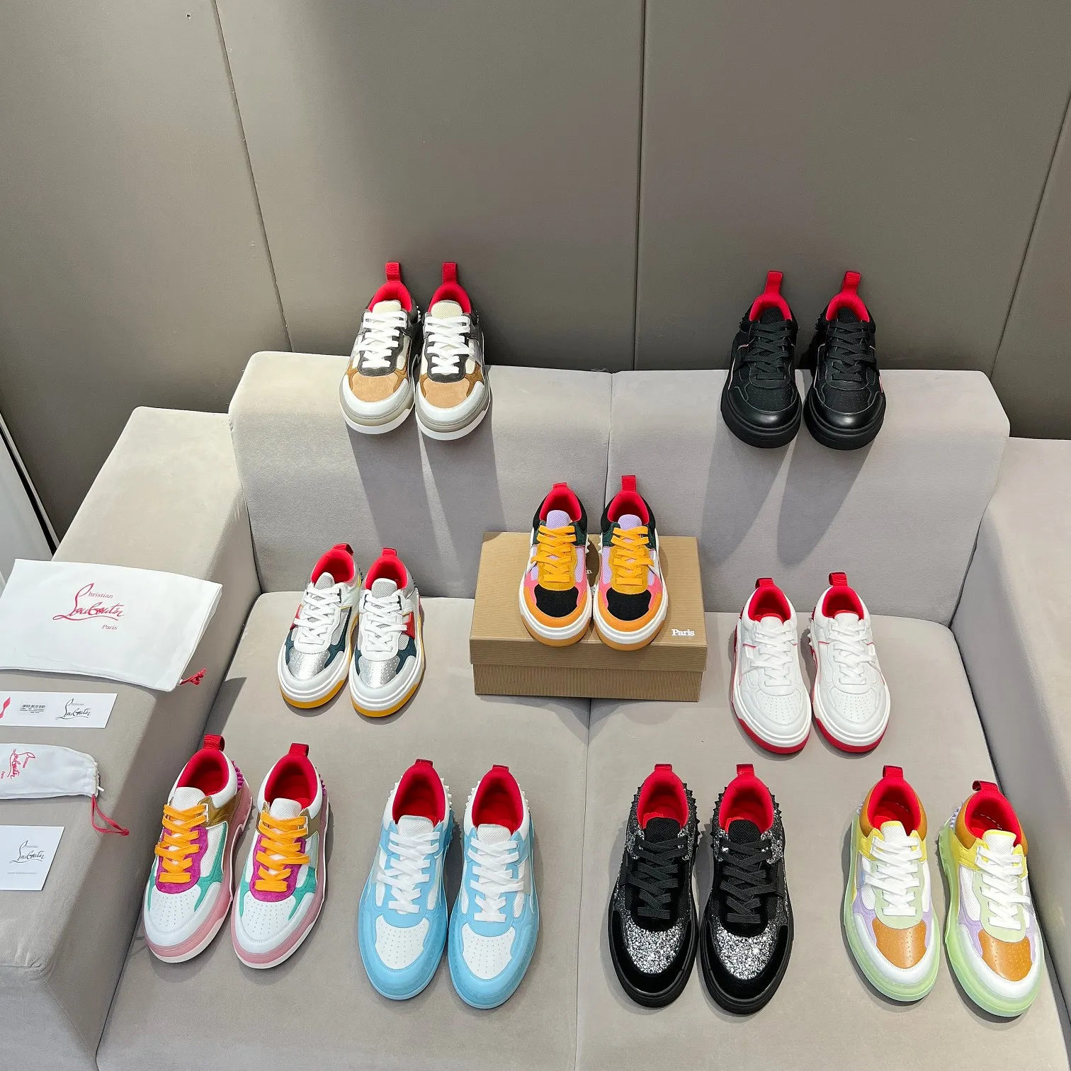 Men's shoes 💰700 🌹🌹🌹̋ Wang Junkai Yang Mi Xu Kai Zhang Jingyi Ding Chengxin Chen Muchi Wang Ziyi Same style Christian Louboutin 2024 [New product] ASTROLOUBI unisex thick-soled sports shoes red-soled shoes perfectly integrate fashion and sports, The fabrics are made of luxurious calfskin, soft suede, smooth satin and laminated leather, and the back is decorated with classic rivets. The interior is blended with a knitted tongue for added durability, breathability and quick-drying comfort. The outsole is made of a combination of EVA foam and imported rubber, and the colorful CL iconic letters on the side of the outsole show the brand's unique style. It is a ceiling-level comfortable skate shoe! ! ! Multiple colors available, currently men’s sizes 39--45 (women’s sizes 35--40)